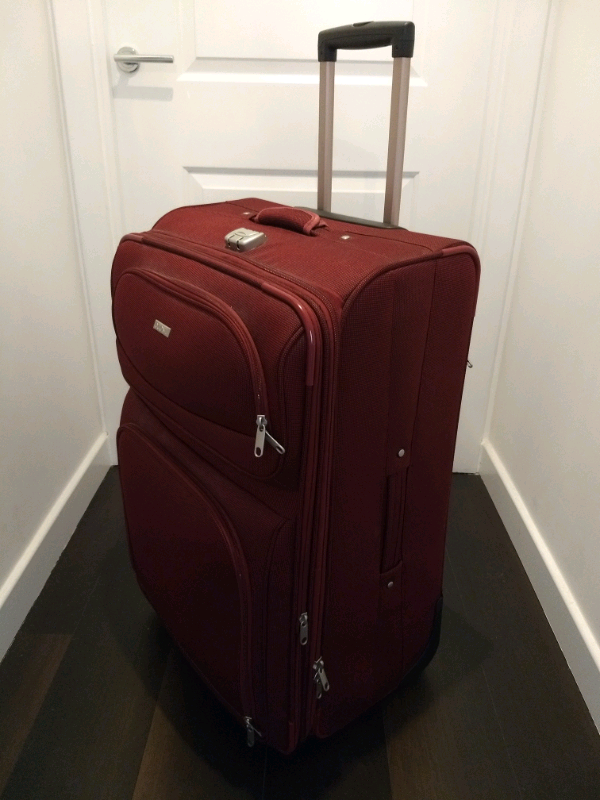extra large suitcase dimensions